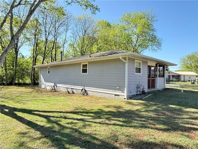 Building Photo - 67 Jim Ln SE