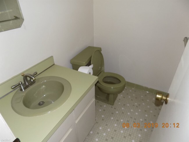 Building Photo - 2 br, 1.5 bath Condo - 1328 Woodbridge St