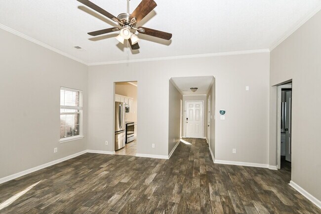 Building Photo - 7850 Fallstone Rd