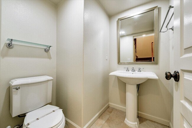 Building Photo - PRIME CORNER HOME NEAR TRAILS LIGHT-FILLED...