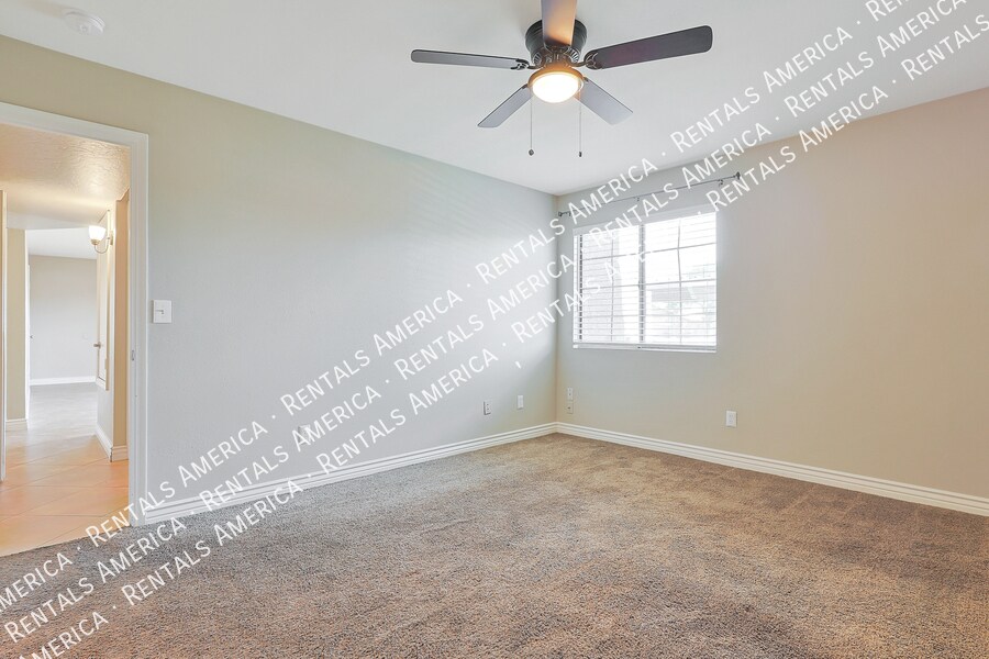 Building Photo - 533 W Guadalupe Rd
