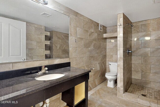 Building Photo - 540 S Yarbrough Dr