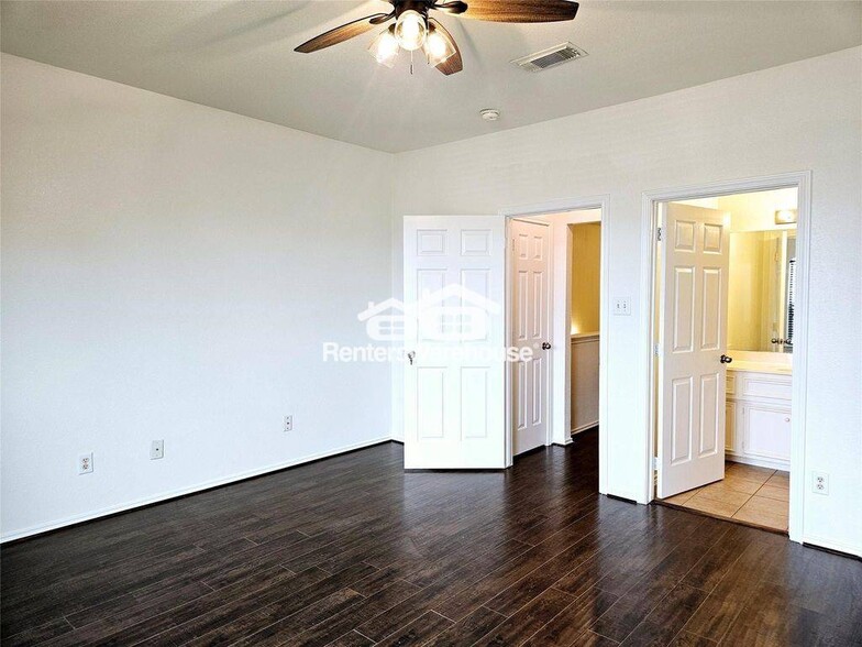 Building Photo - 8039 Ellinger Ln