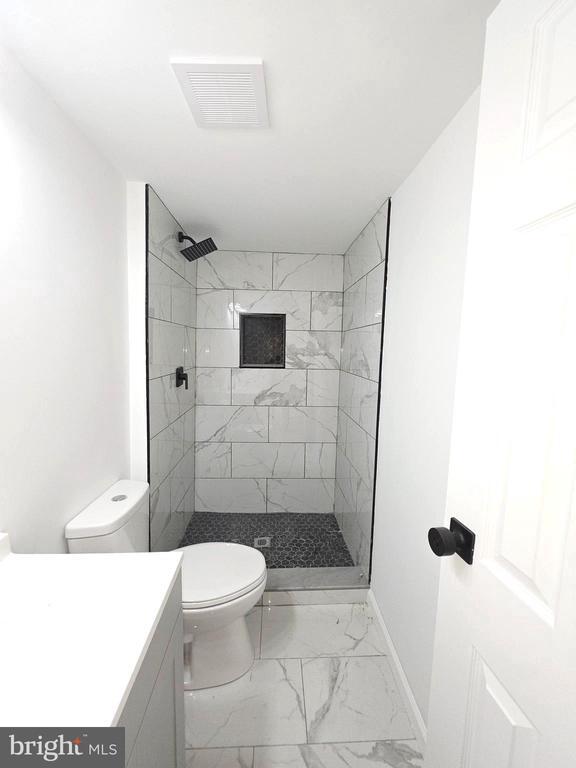 Building Photo - 12817 Lampton Ln