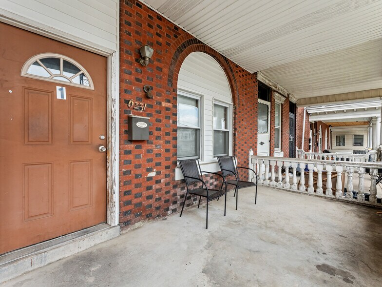 Building Photo - 6231 W Jefferson St