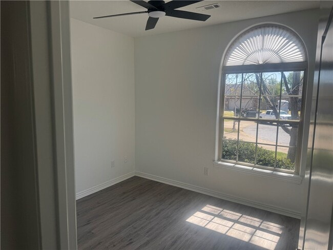 Building Photo - 3518 Montpilier Pl