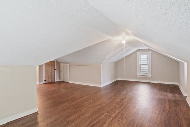 Building Photo - Coming Soon - Charming 3 Bedroom, 1 Bath S...