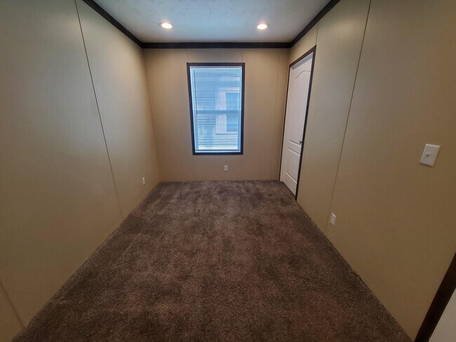 Building Photo - 47 Canal Dr