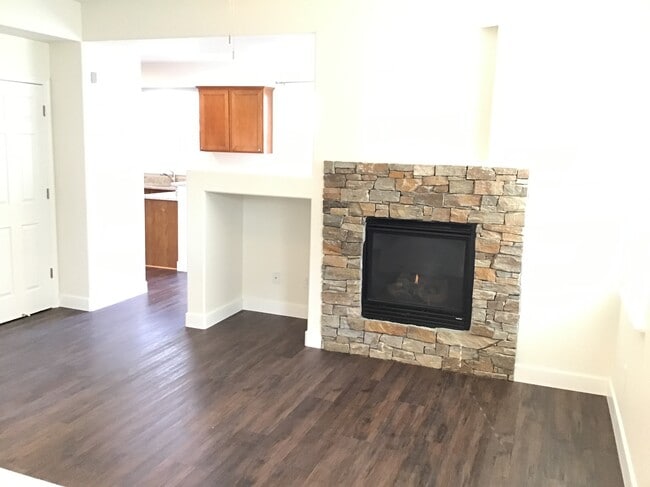 Building Photo - 6700 Panther Creek Dr