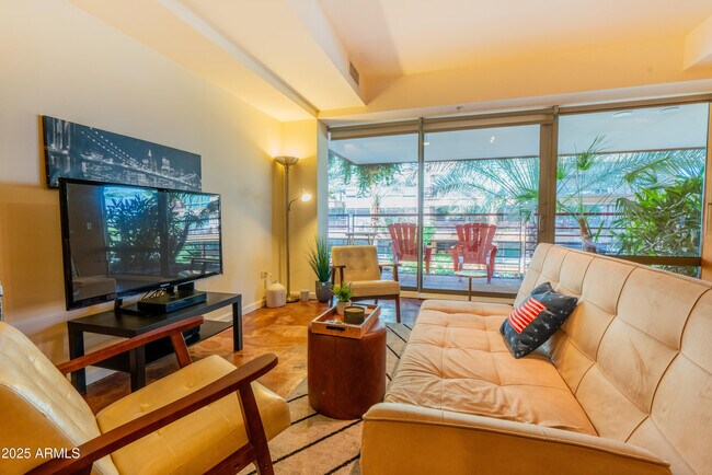 Building Photo - 7137 E Rancho Vista Dr