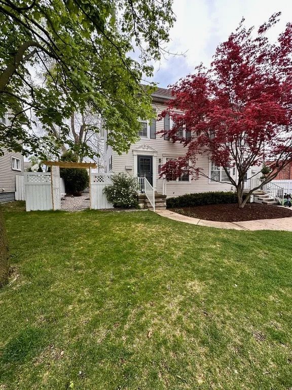 Building Photo - 1471 Bird Ave