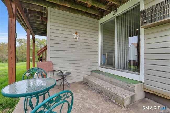 Building Photo - 43 Carillon Dr