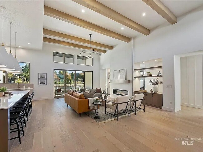 Building Photo - Custome build in Movado Estates