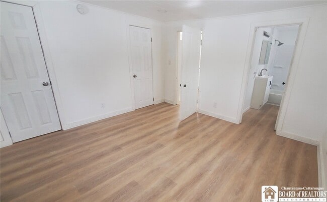 Building Photo - 176.5 Bentley Ave