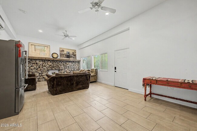 Building Photo - 1411 S Marilyn Ann Dr