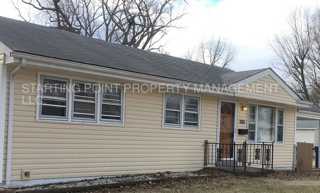 Building Photo - 800 Mark Twain Dr