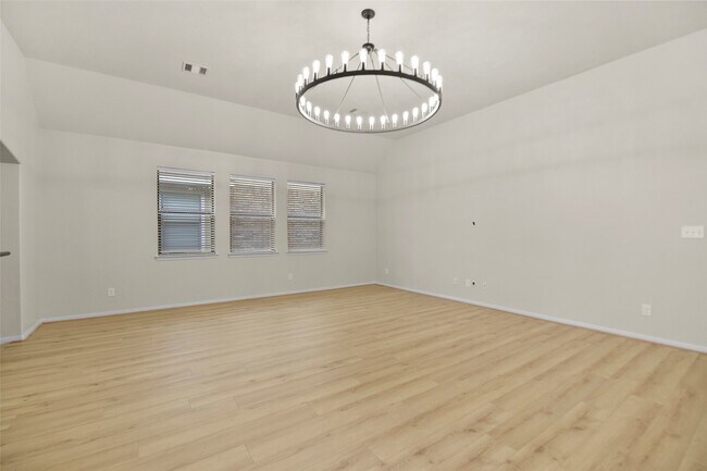 Building Photo - 16918 Lake Arlington Ln