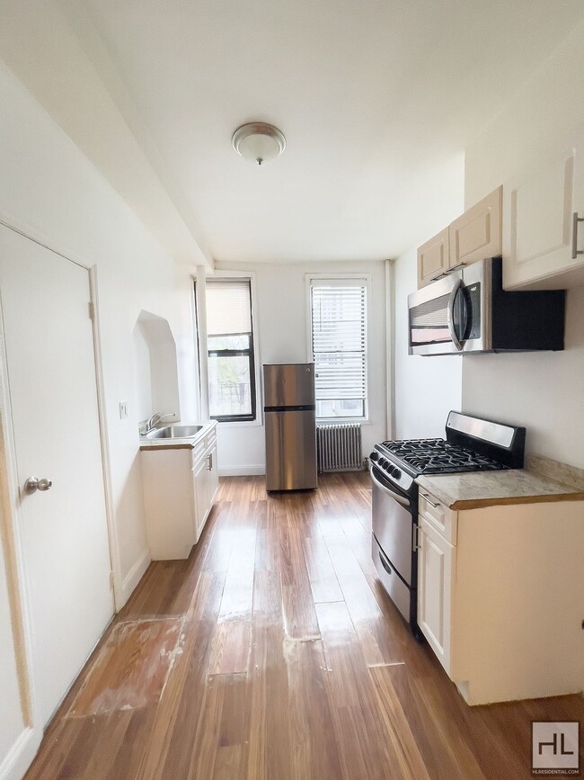 Building Photo - WYCKOFF AVENUE / Spacious 4-Room Rail Road...