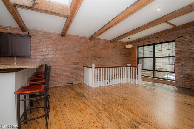 Building Photo - 3002 Franklin Blvd