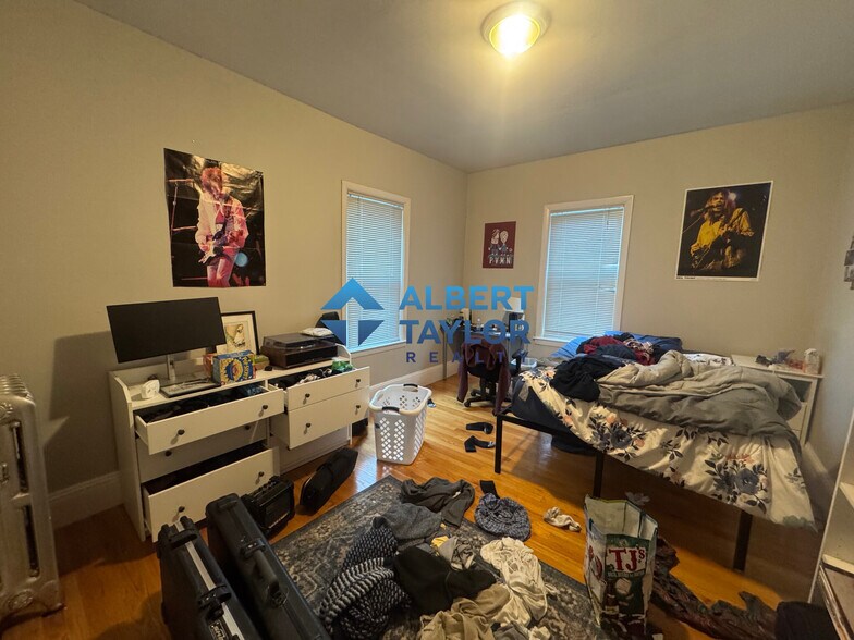 Building Photo - 23 Tufts St