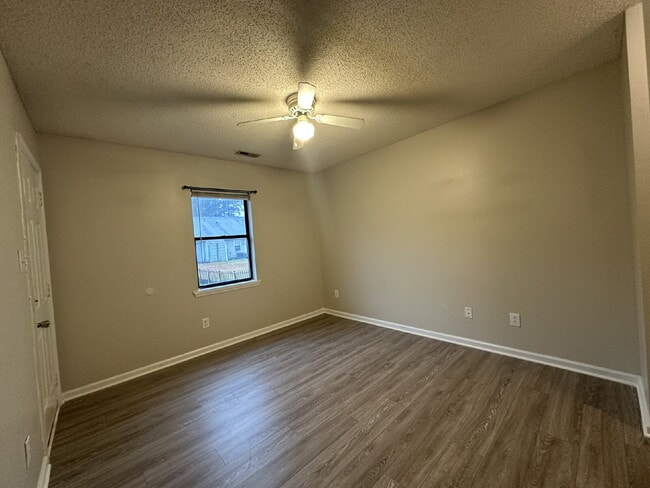 Building Photo - 147 Marlene Dr