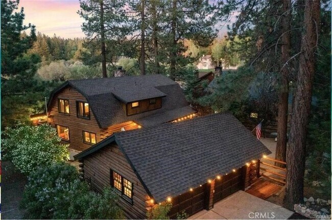 Building Photo - 1091 Club View Dr