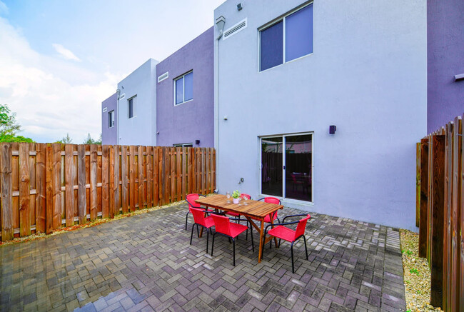 Building Photo - 171 NW 158th St