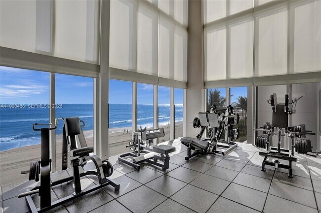 Building Photo - 1830 S Ocean Dr