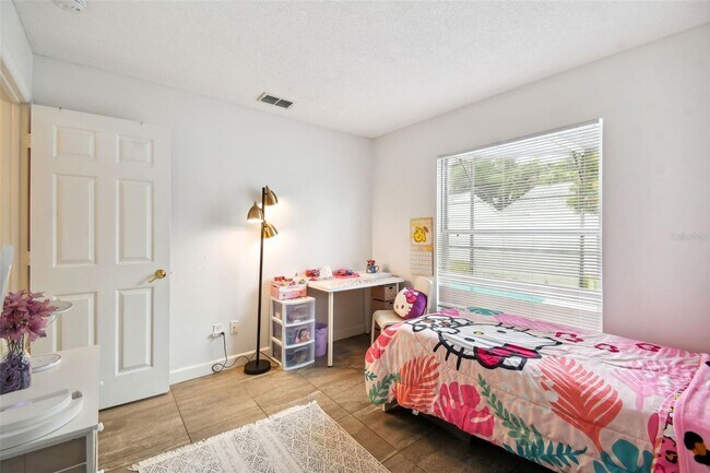 Building Photo - 7819 Turkey Oak Ln