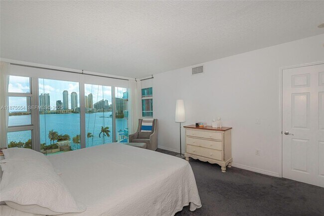 Building Photo - 3370 Hidden Bay Dr