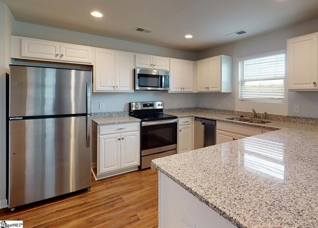 Building Photo - 443 Pollyanna Dr