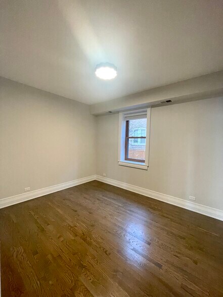 Building Photo - 2539 W Iowa St