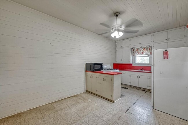 Building Photo - 6143 Kamas Ln
