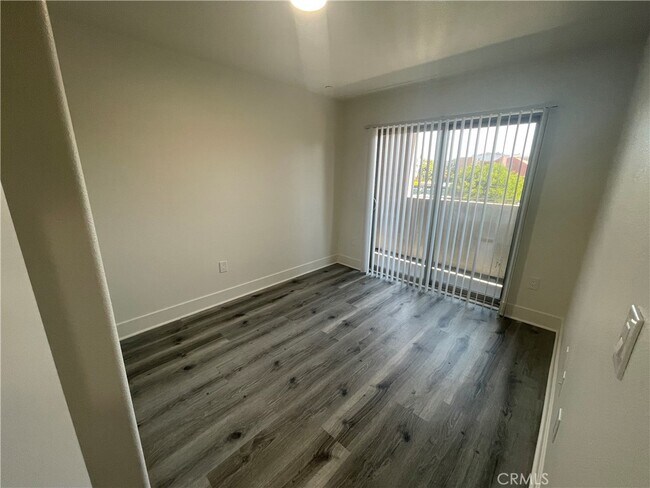 Building Photo - 11312 Huston St