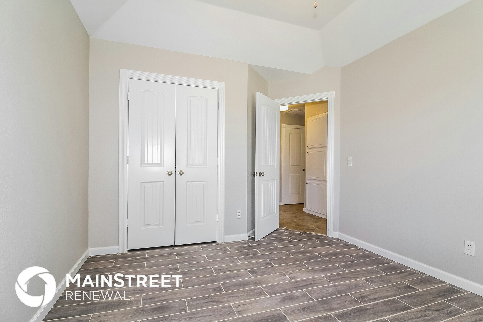 Building Photo - 6004 SE 85th St