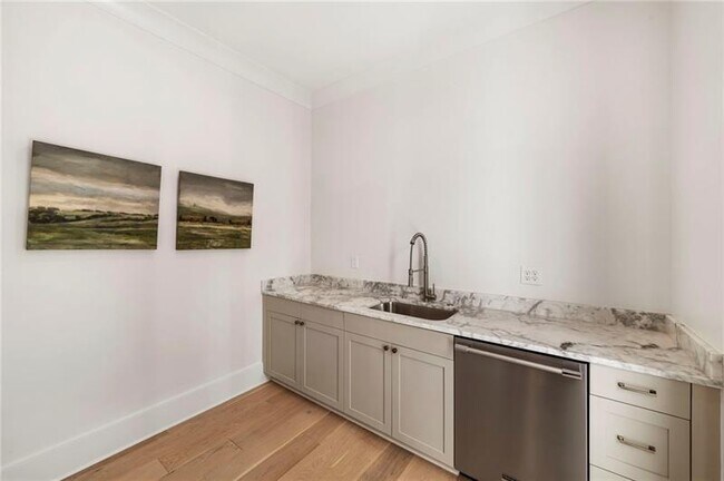 Building Photo - 1074 Moores Mill Rd NW