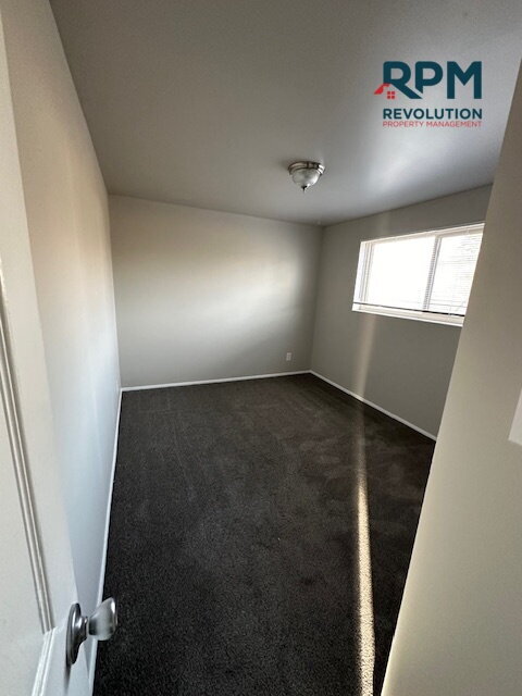 Building Photo - "Charming 2-Bed Retreat with Spacious Living in Washington Terrace!"