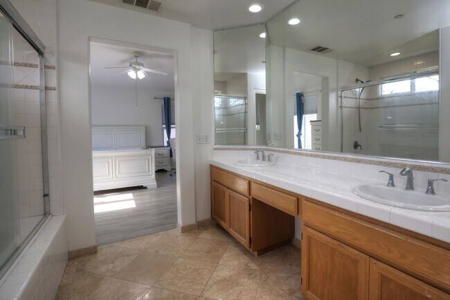 Building Photo - 543 Fireside Ln