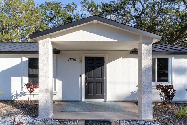 Building Photo - 1395 Davis Rd