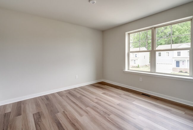 Building Photo - 304 Northfield Hts Ln