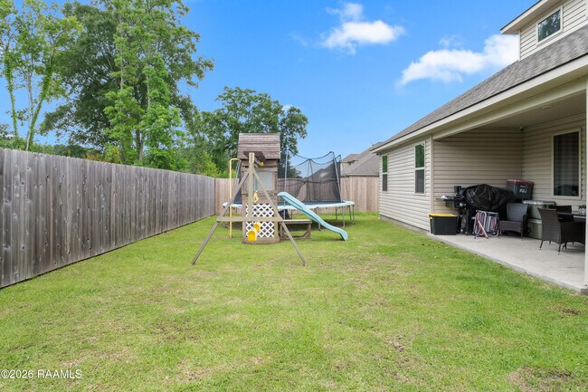 Building Photo - 203 S Lakepointe Dr