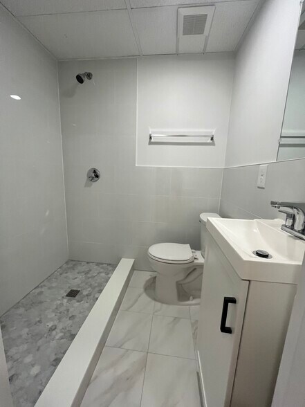 *Pictures are representative samples of the advertised unit. In some cases, the actual units you tou - 501 Beacon St