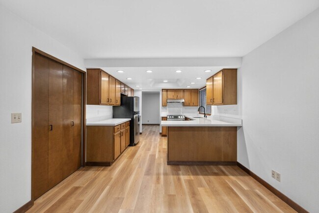 Building Photo - 10612 NE 154th Pl