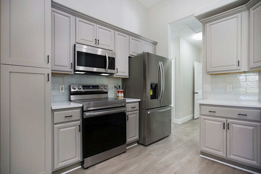 Building Photo - 2921 Inlet Cove Ln E