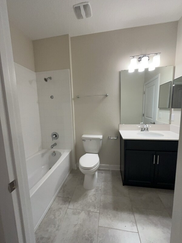Building Photo - 1058 Quaker Rdg Ln