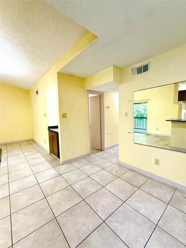 Building Photo - 8360 Jorine Dr