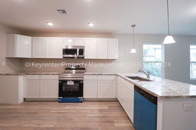 Building Photo - Beautiful Newly Built 3 Bedroom House! Available for Immediate Move in!