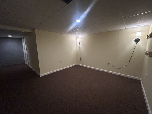 Building Photo - 25 Putnam Ave