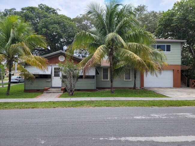 Building Photo - 258 SW 1st Ct