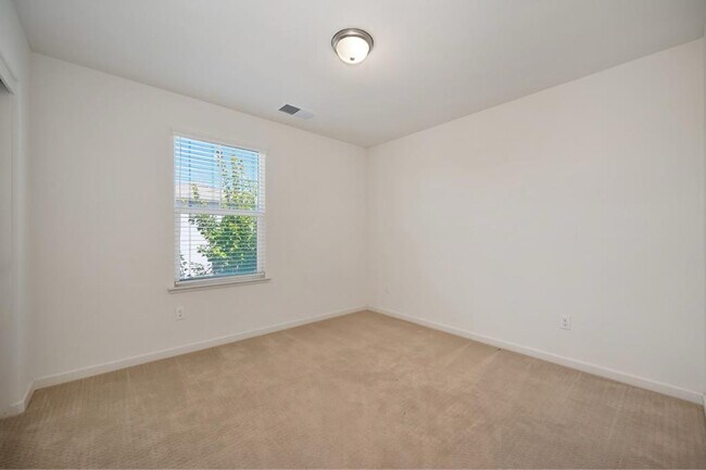 Building Photo - 4600 Ocean Ln